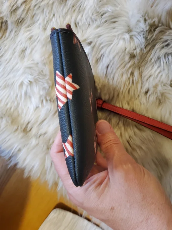 Coach Zip Around "Star" Wristlet EUC - Picture 10 of 12